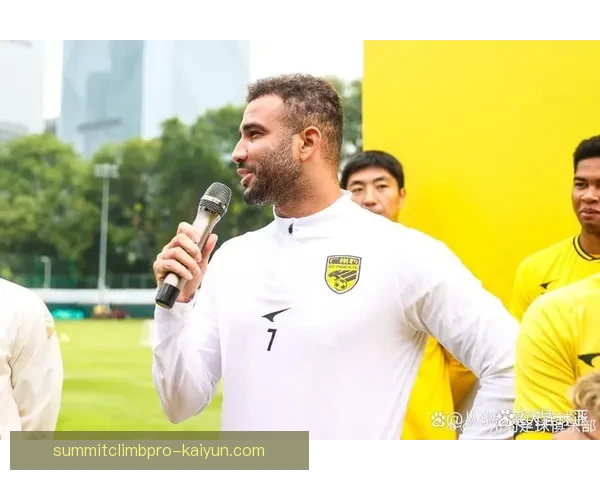 德甲球队迎来新援，转会市场持续升温，值得关注。