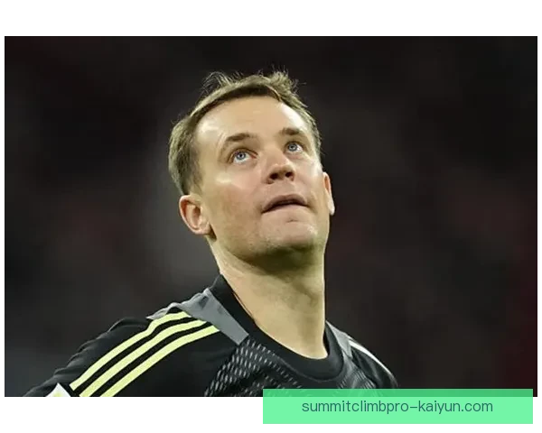 诺伊尔勇敢突破防线，助球队实现关键反击表现亮眼。