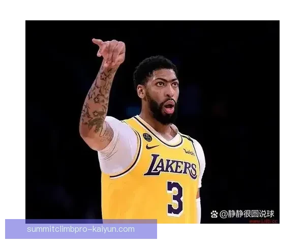 乌拉圭队防守体系稳健，值得关注的战术调整将影响接下来的国际赛事表现。