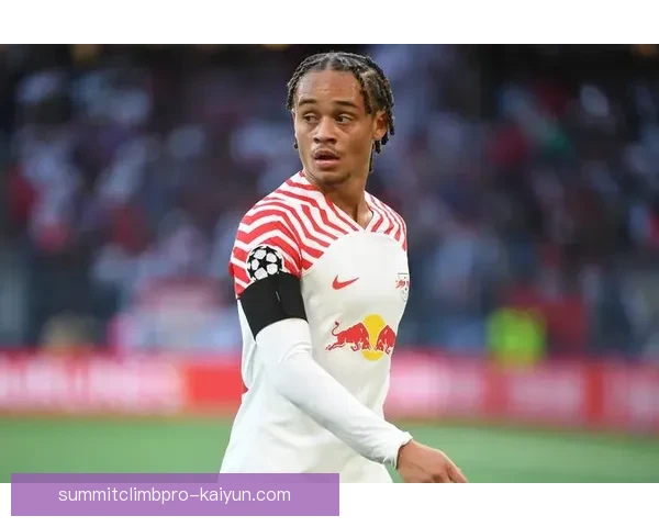 哈维·西蒙斯回归巴黎，状态回暖值得关注