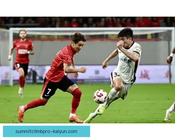 联赛最新动态：多队战绩走势清晰，争冠与保级格局持续演变